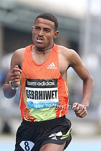 Hagos Gebrhiwet Put on a Show in the 5000m