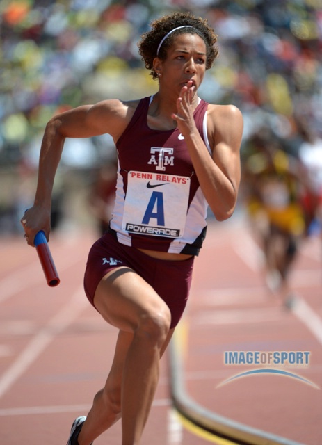 Olivia Ekpone runs the third leg on the Texas A&M womens 4 x 200m relay that won the Championship of America race in 1:29.98.