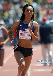 Latavia Thomas runs a leg on the USA Blue womens 4 x 800m relay
