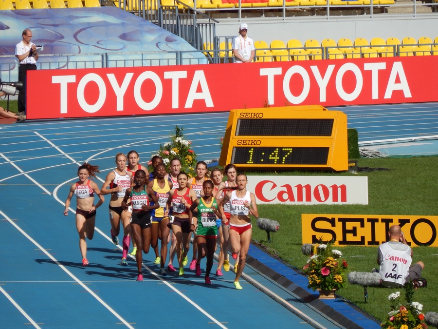 650 m Into Race