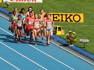 Simpson Still Leads