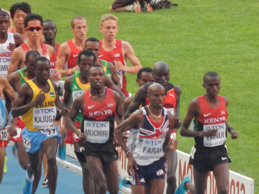 Mo Farah to Front Near 2k Mark