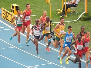 Mo Farah Near the BAck of Pack