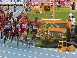 Galen Rupp and Paul Tanui Lead Near 8000m