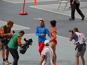 Jenn Suhr Congratulates Isinbayeva