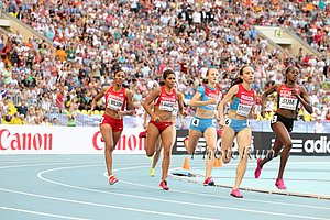 Ajee Wilson and Brenda Martinez Battle