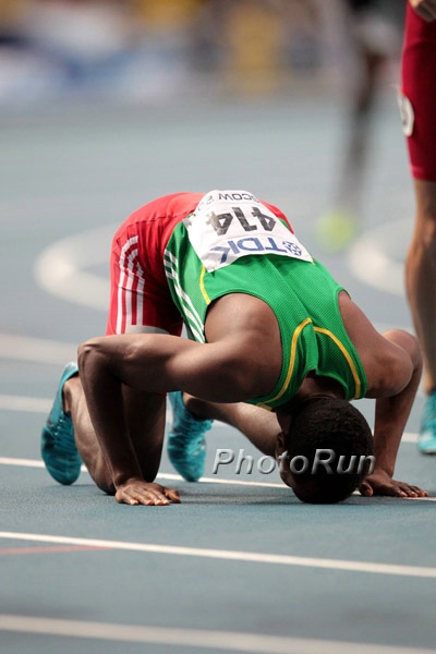 Mo Aman Celebrates