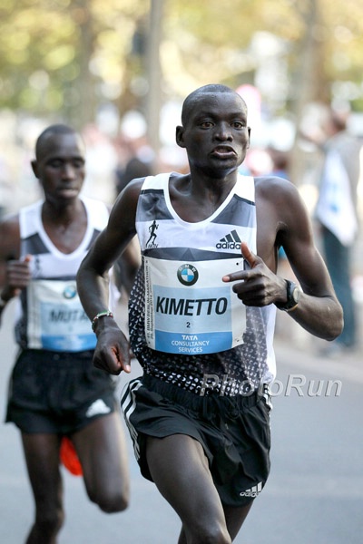 Dennis Kimetto Begins to Break Away from Mutai