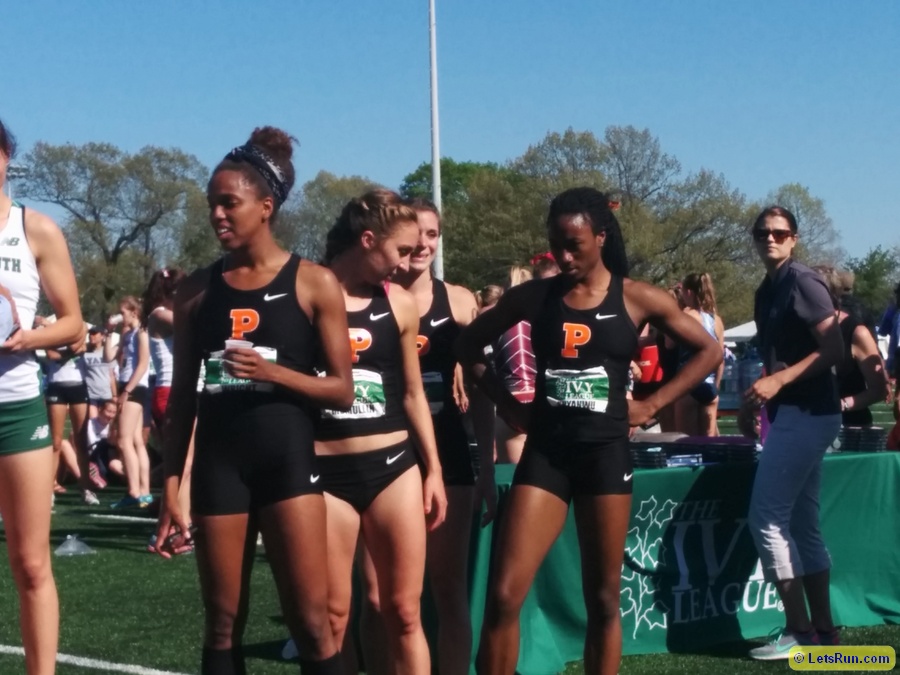 Women's 4 x 400 teams