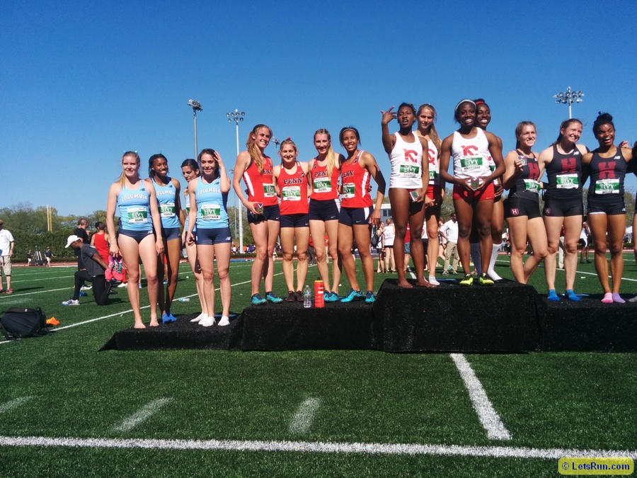 Women's 4 x 400 teams