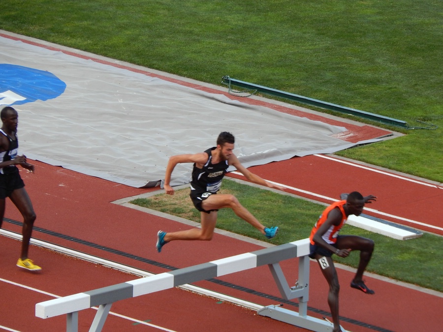 Men's Steeple heat 1