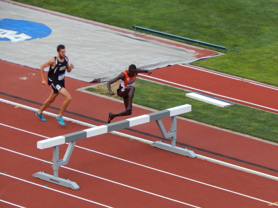 Anthony Rotich Leads Ole Hesselbjerg