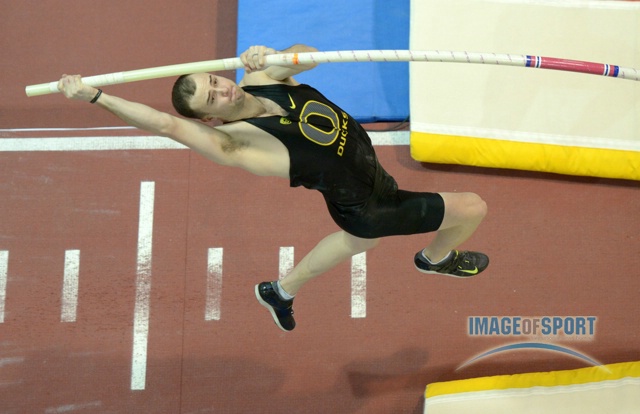 Mar 15, 2014; Albuquerque, NM, USA; Dakotah Keys of Oregon clears 16-2 3/4 (4.95m) in the hepatathlon pole vault in the 2014 NCAA Indoor Championships at Albuquerque Convention Center.