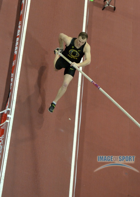 Mar 15, 2014; Albuquerque, NM, USA; Dakotah Keys of Oregon clears 16-2 3/4 (4.95m) in the hepatathlon pole vault in the 2014 NCAA Indoor Championships at Albuquerque Convention Center.