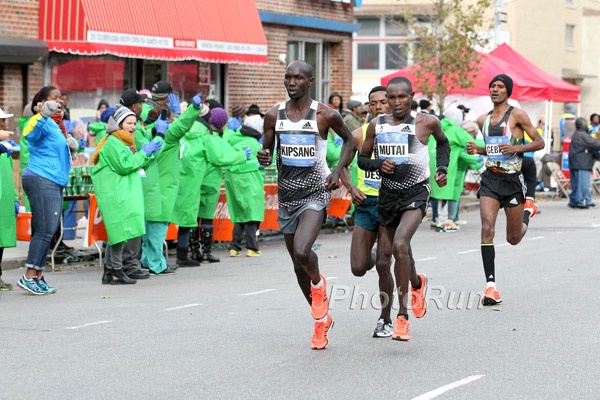 Men's Lead Pack Was Down to 4: Kipsang, Mutai, Desisa, and Gebremariam