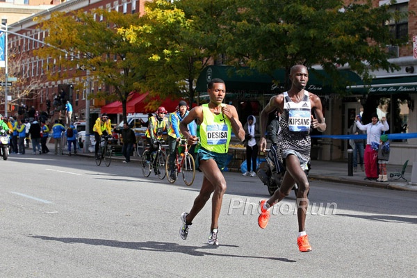 Kipsang and Desisa Battle for the Crown