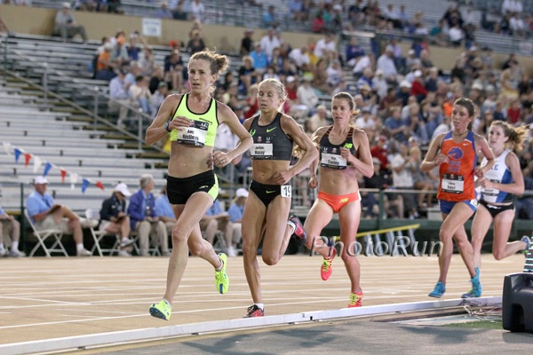 Women's 10,000m Final: Amy Hastings Leads