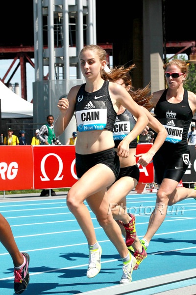Mary Cain in Women's 1000m