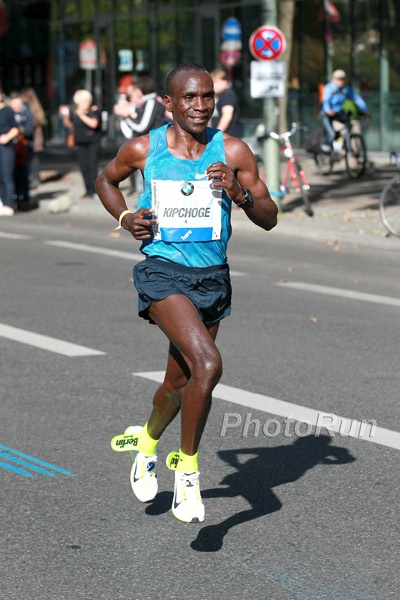 Eliud Kipchoge With Shoe Problems