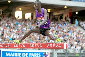 Ezekiel Kemboi Left in Dust