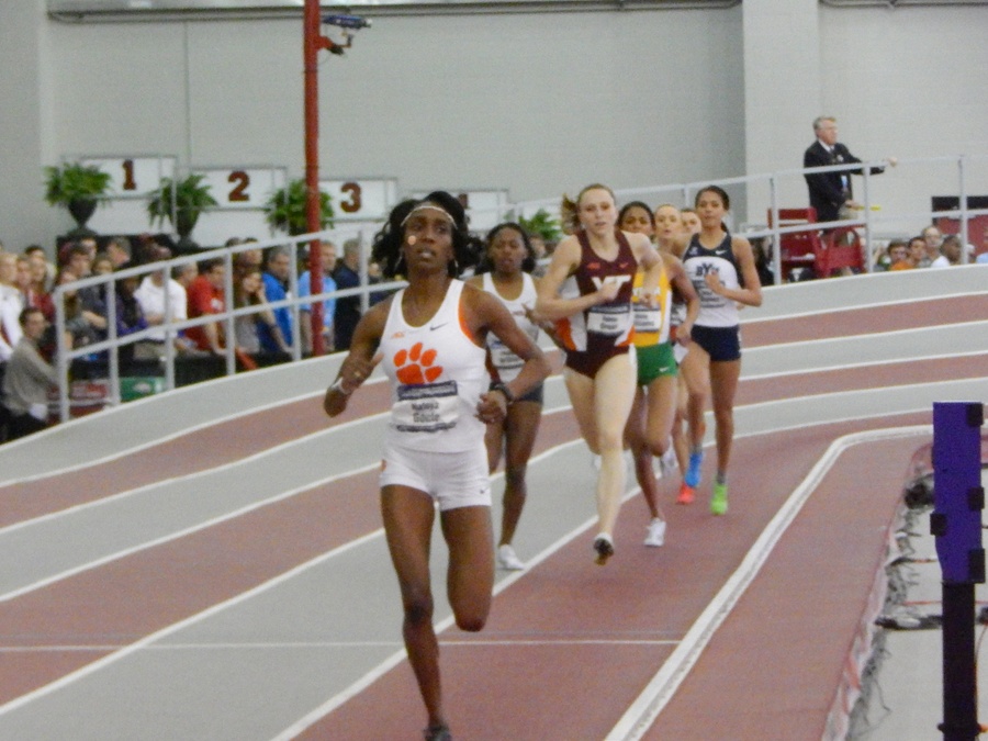 Women's 800m Final and Natoya Goule