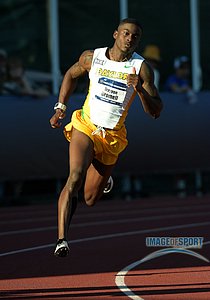 Trayvon Bromell of Baylor on his way to 20.03