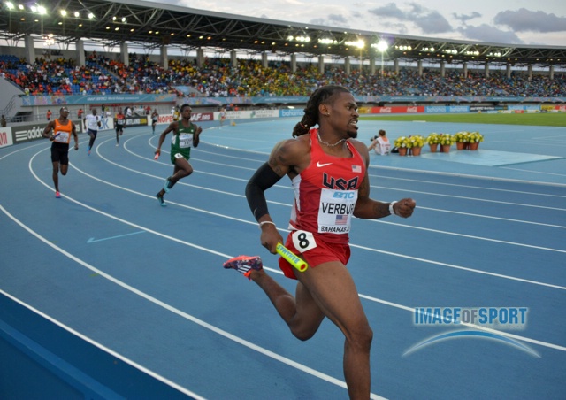 David Verburg runs the first leg on the United States heat-winning 4 x 400m relay