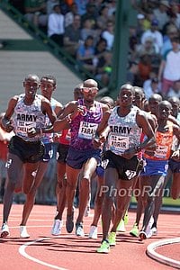 Mo Farah vs US Army WCAP Runners