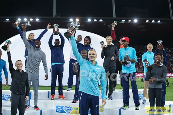 Start of PhotoRun Photos- The Stars Got Their Diamond Trophies at End of Night