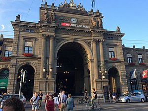 Zurich Hauptbahnhof (Main Train station site of  women's pole vault)