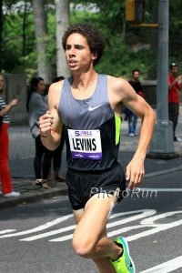 Cam Levins at the 2012 5th Avenue Mile