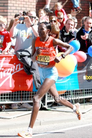 Priscah Jeptoo Leading 2013 London Marathon