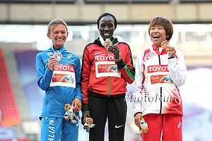 Click for Women's Marathon Photo Gallery