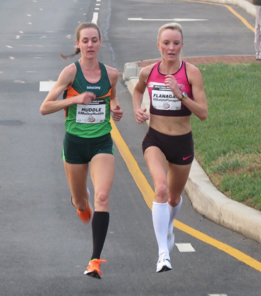 Molly Huddle (l.) and Shalane Flanagan at the 7 km mark. Photo by David Monti.
