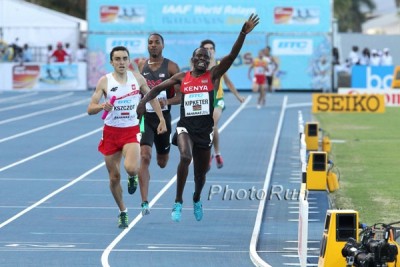 Kipketer winning gold for Kenya at the World Relays in 2014