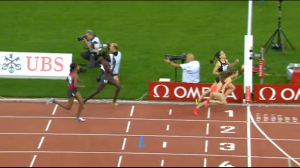 Jenny Simpson - dives for the finish