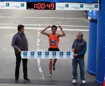 Diego Estrada wins the 2015 USA Half-Marathon Championships in Houston in 1:00:51 in his debut at the distance (photo by David Monti for Race Results Weekly)