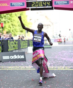 Kenneth Mungara Breaks the Masters World Record in the Marathon in Milan