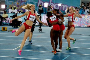 Maggie Vessey and Crew Celebrate 4x 800 Gold© Getty Images for IAAF