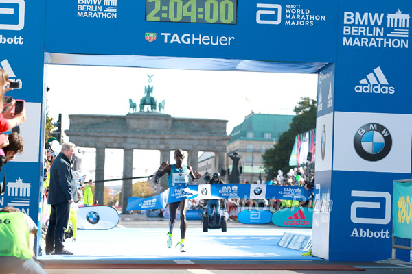 Eliud Kipchoge 2015 BMW Berlin Marathon Champion 2:04:00