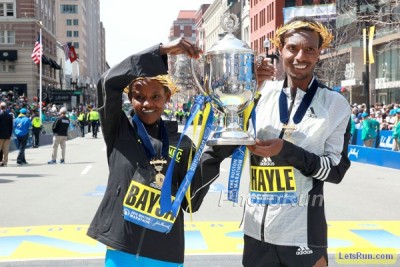 Baysa with men's champ Lemi Berhanu Hayle in 2016