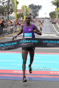 Joshua Cheptegei wins Carlsbad