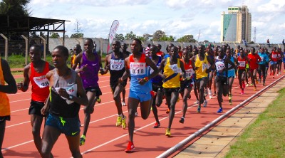 A sea of bodies on the track during the men's 10,000