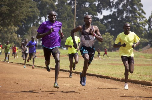 Kwemoi (left) finishing up a rep