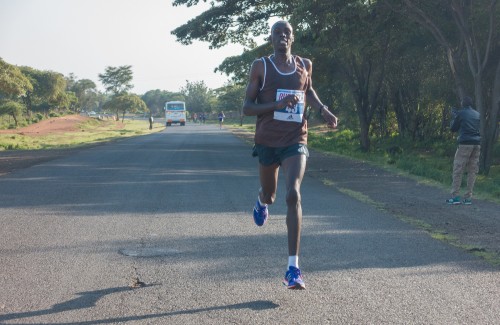 Tanui en route to victory