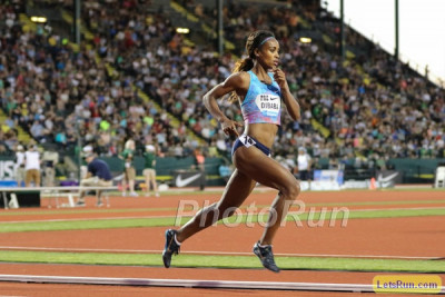 Dibaba en route to victory at the Pre Classic in May