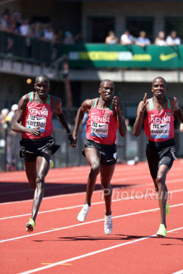 Tight final stretch in Bowerman mile