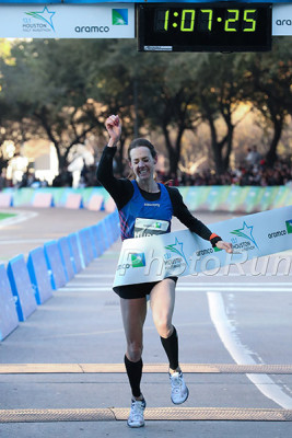 Molly Huddle Breaks the American Record