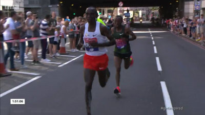 Kipchoge leads Tola