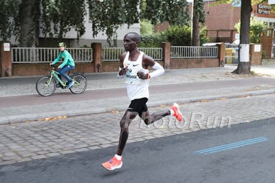 Kipchoge wore the Vaporflys while setting his 2:01:39 marathon world record in Berlin